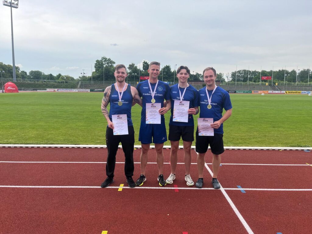 Titelbild - die vier TSV-Sprinter der 4x100-Meter-Staffel